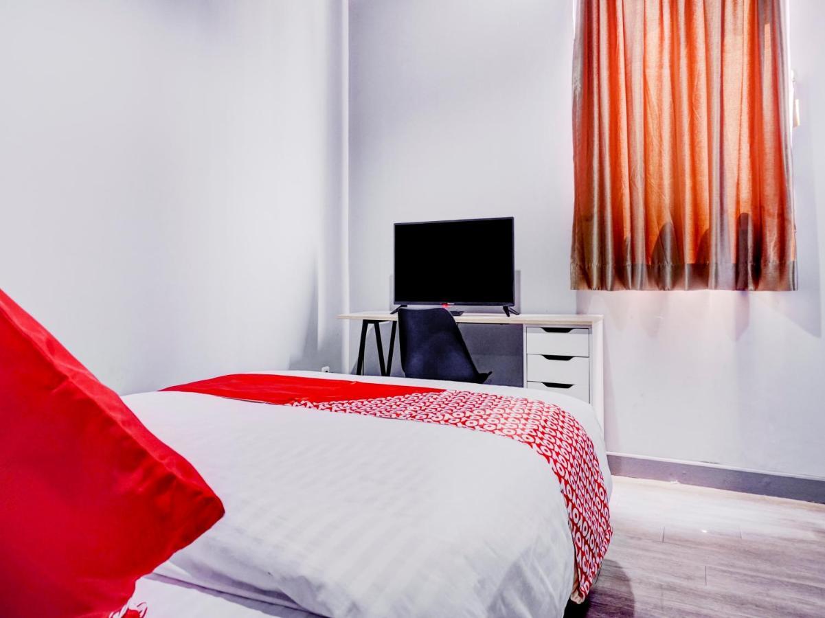 Oyo 1805 Fatmawati Mansion Syariah Hotel Jakarta Ngoại thất bức ảnh